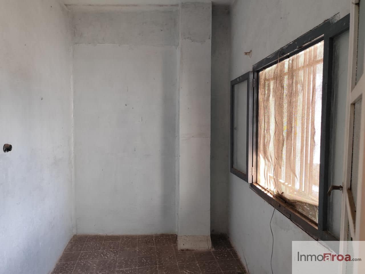 6 bedroom Villa for sale in Gatova - € 105,000 (Ref: 9729792)