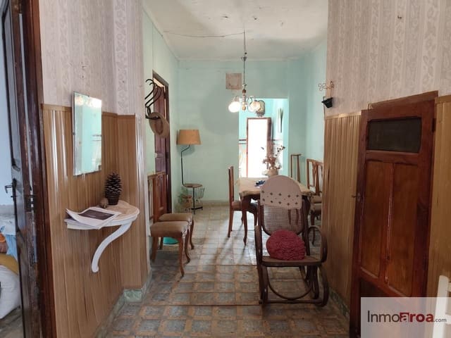 6 bedroom Villa for sale in Gatova - € 105,000 (Ref: 9729792)