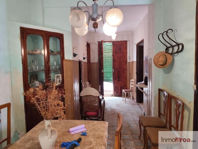 6 bedroom Villa for sale in Gatova - € 105,000 (Ref: 9729792)