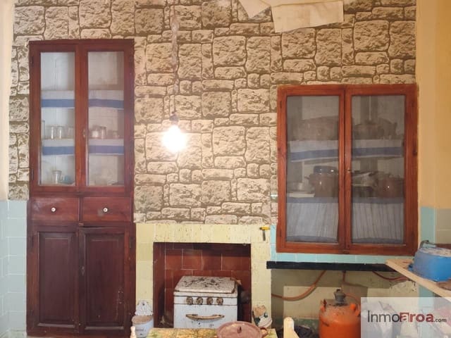 6 bedroom Villa for sale in Gatova - € 105,000 (Ref: 9729792)