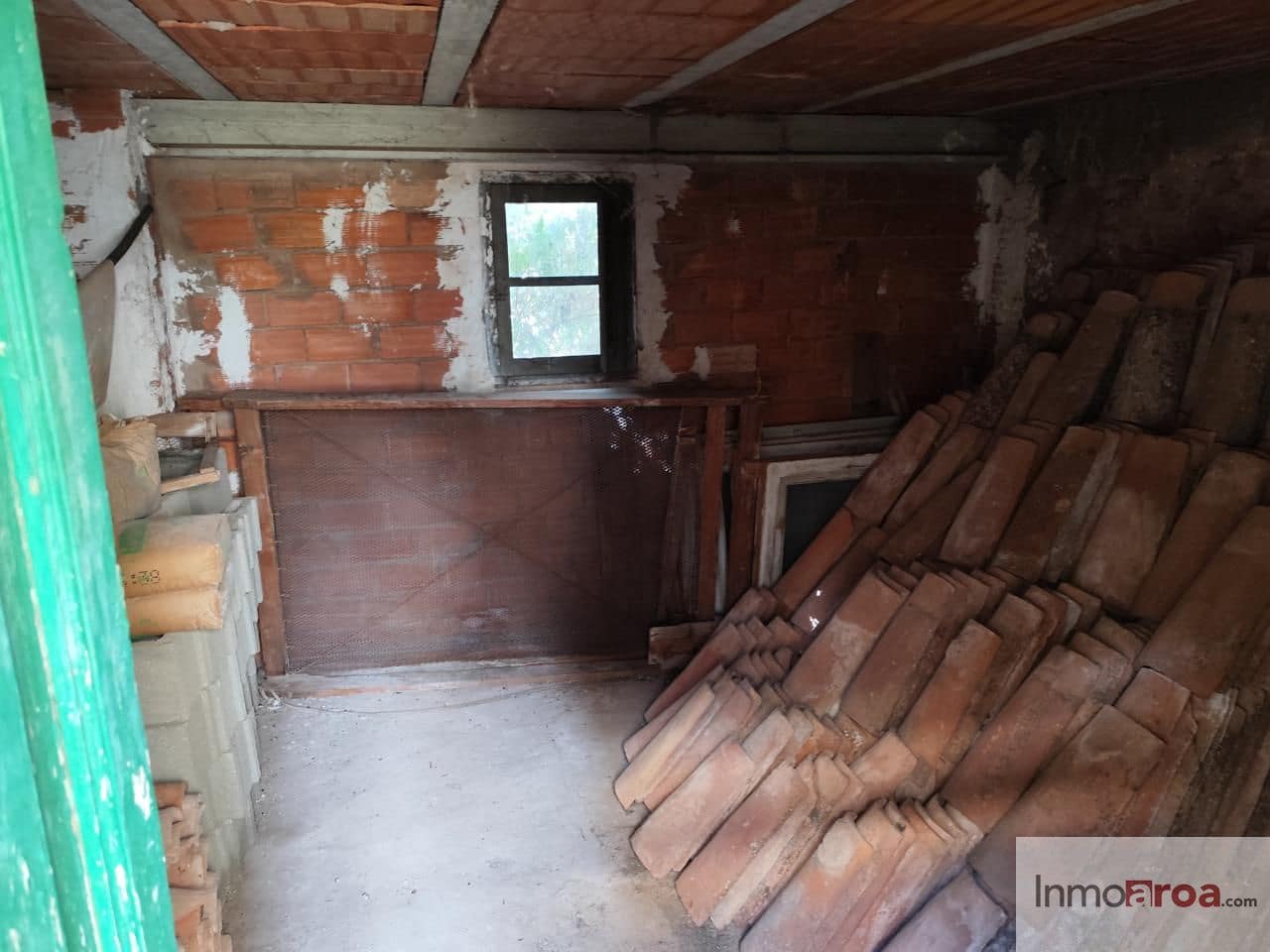 6 bedroom Villa for sale in Gatova - € 105,000 (Ref: 9729792)