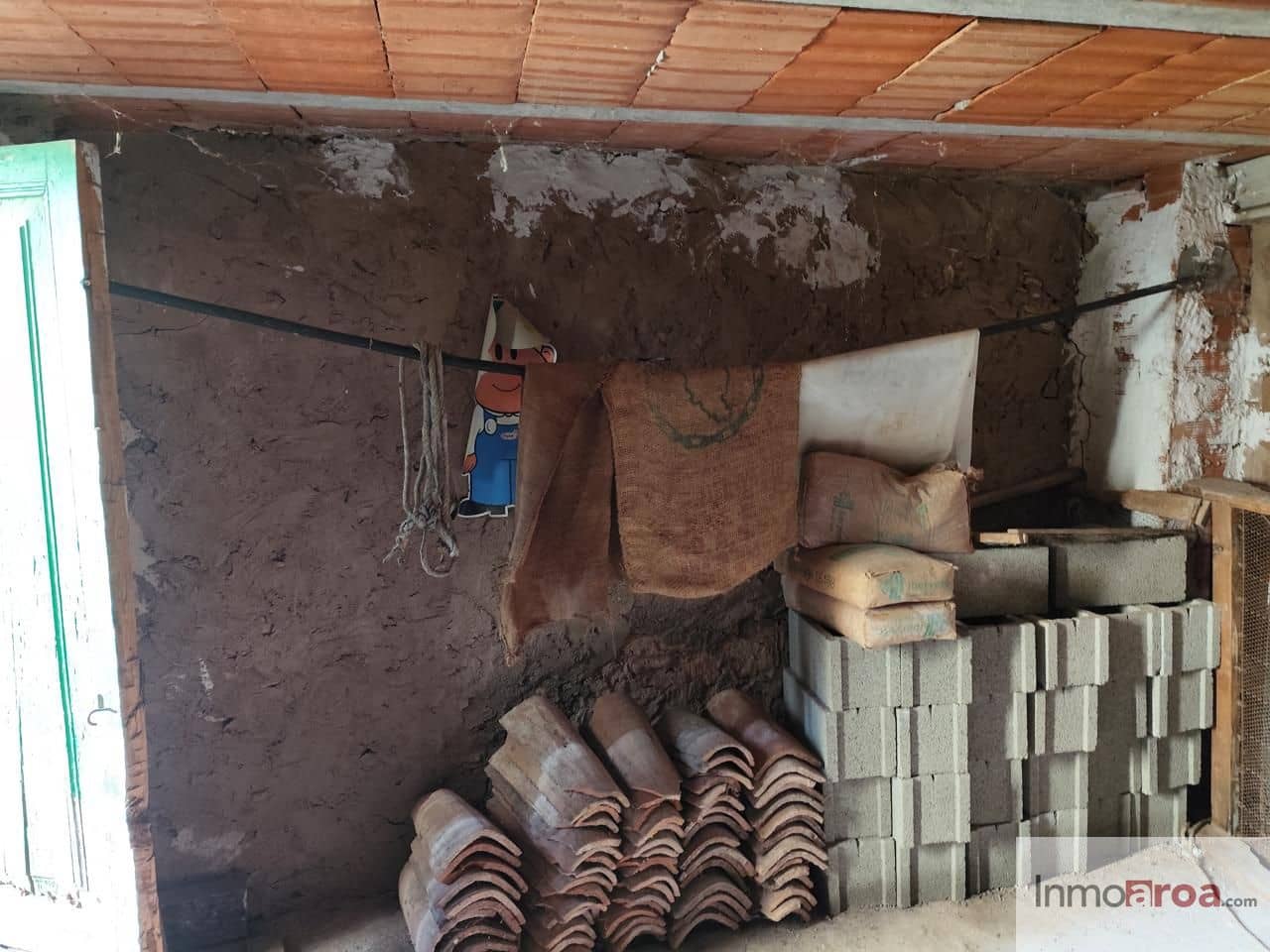 6 bedroom Villa for sale in Gatova - € 105,000 (Ref: 9729792)