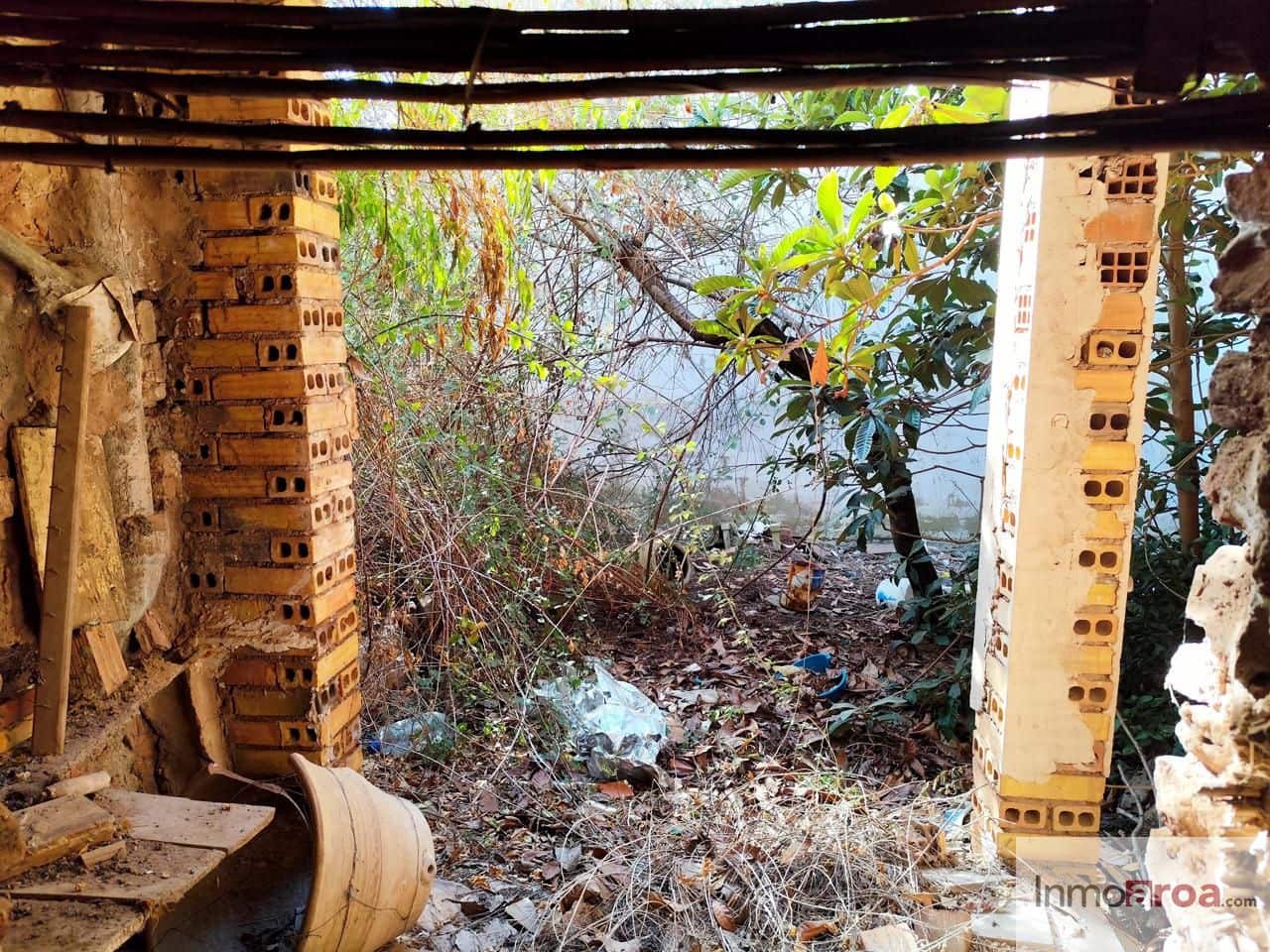 6 bedroom Villa for sale in Gatova - € 105,000 (Ref: 9729792)