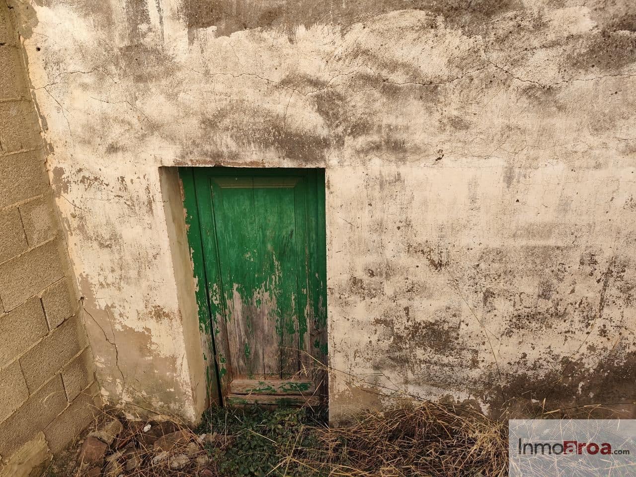 6 bedroom Villa for sale in Gatova - € 105,000 (Ref: 9729792)