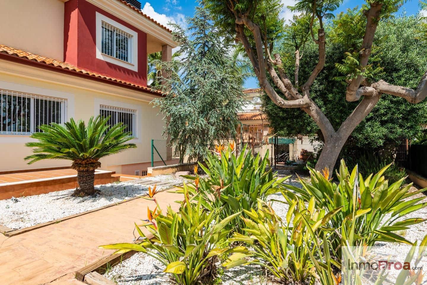 4 soveværelse Villa til salg i Betera med swimmingpool garage - € 590.000 (Ref: 9825826)