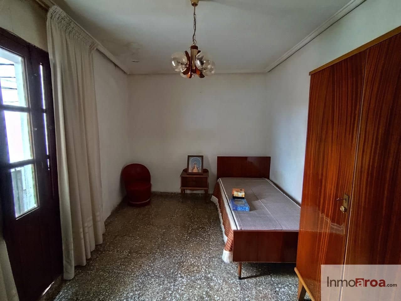 5 bedroom Villa for sale in Gatova with garage - € 80,000 (Ref: 9826140)