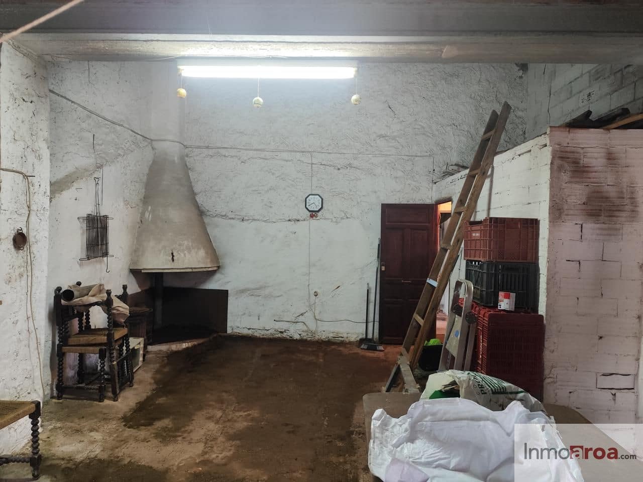 5 bedroom Villa for sale in Gatova with garage - € 80,000 (Ref: 9826140)