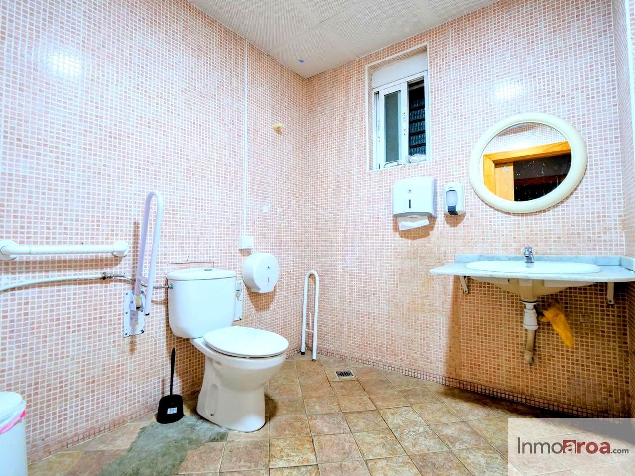 4 bedroom Business for rent in Valencia city - € 4,500 (Ref: 9834861)