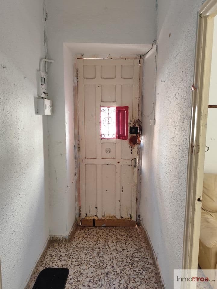 4 bedroom Villa for sale in Casas-Ibanez - € 139,000 (Ref: 9856274)