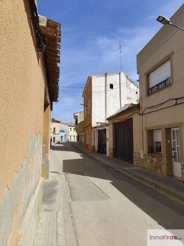 4 bedroom Villa for sale in Casas-Ibáñez - € 139,000 (Ref: 9856274)