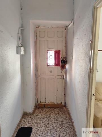 4 bedroom Villa for sale in Casas-Ibáñez - € 139,000 (Ref: 9856274)