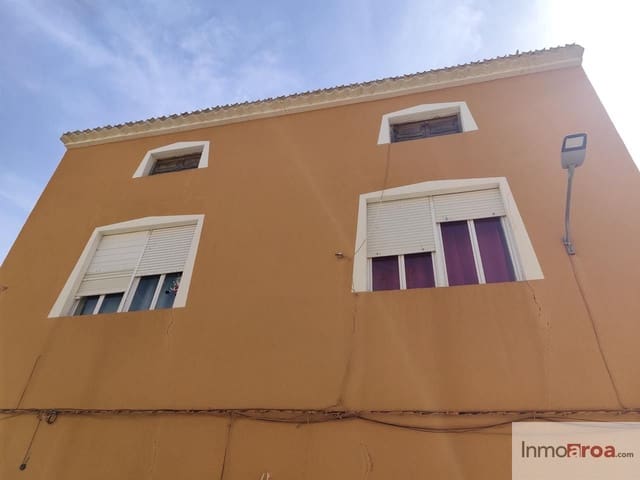 4 bedroom Villa for sale in Casas-Ibáñez - € 139,000 (Ref: 9856274)