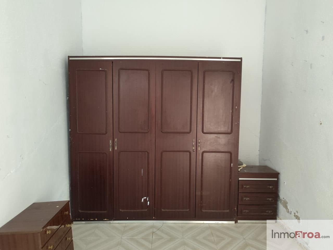 4 bedroom Villa for sale in Casas-Ibanez - € 139,000 (Ref: 9856274)