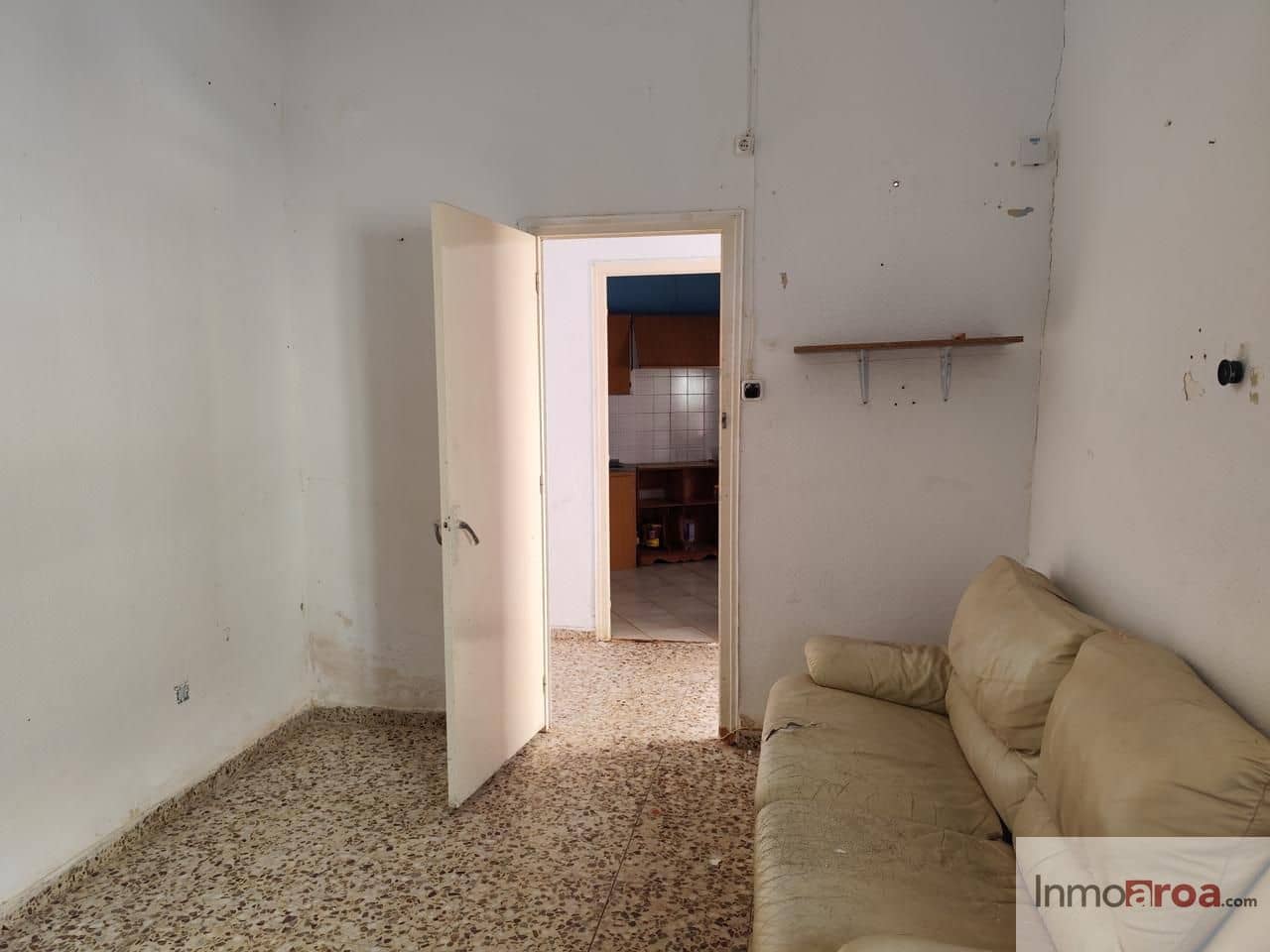 4 bedroom Villa for sale in Casas-Ibanez - € 139,000 (Ref: 9856274)