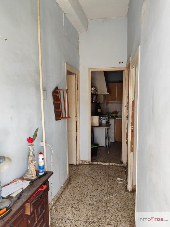 4 bedroom Villa for sale in Casas-Ibanez - € 139,000 (Ref: 9856274)