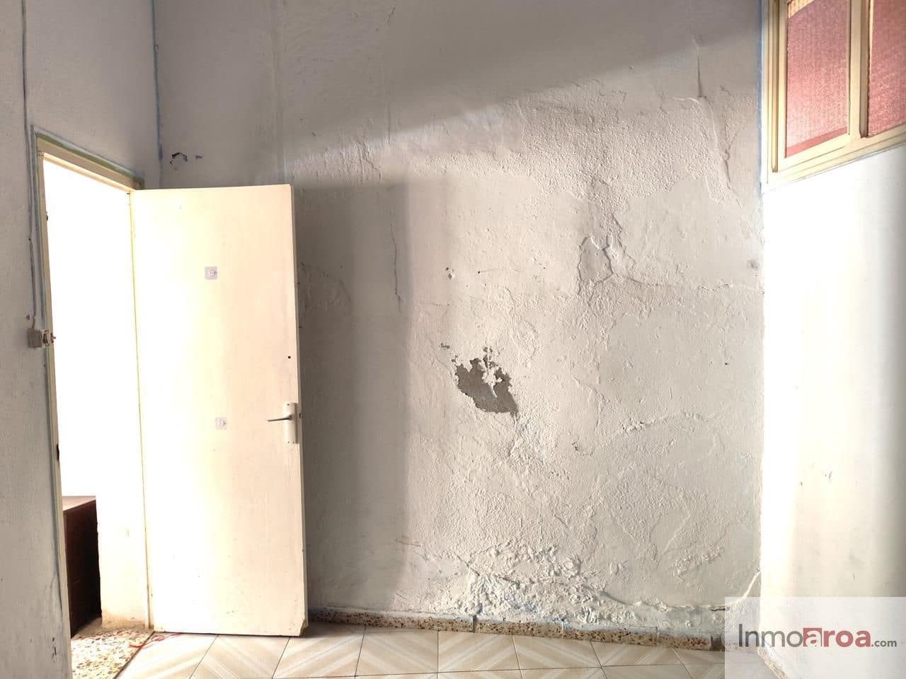 4 bedroom Villa for sale in Casas-Ibanez - € 139,000 (Ref: 9856274)