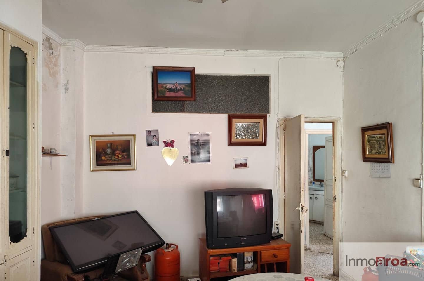 4 bedroom Villa for sale in Casas-Ibanez - € 139,000 (Ref: 9856274)