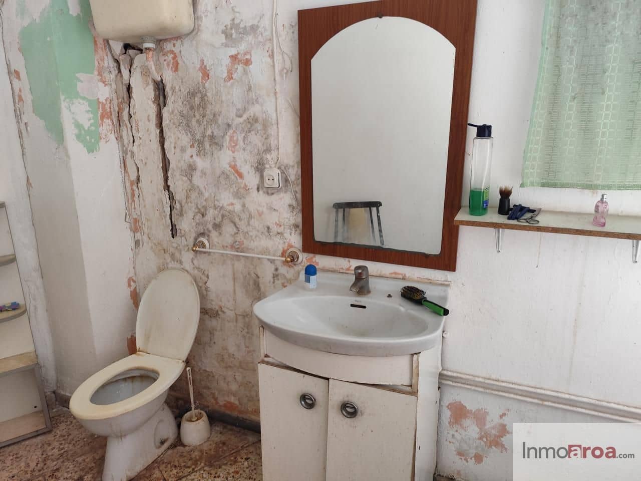 4 bedroom Villa for sale in Casas-Ibanez - € 139,000 (Ref: 9856274)