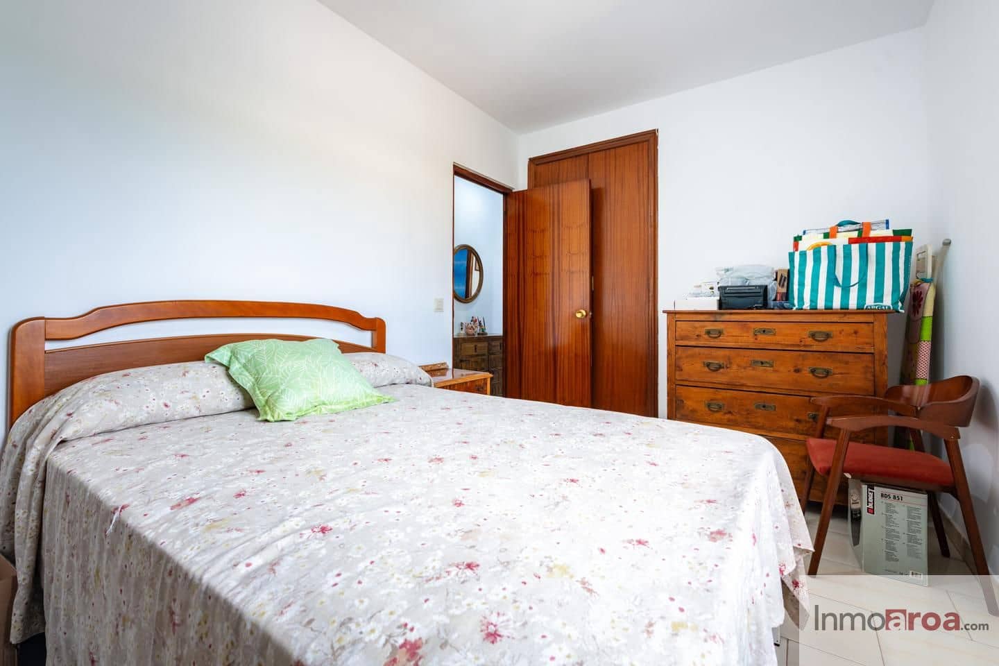 Chalet de 4 habitaciones en València ciudad en venta - 590.000 € (Ref: 9893102)