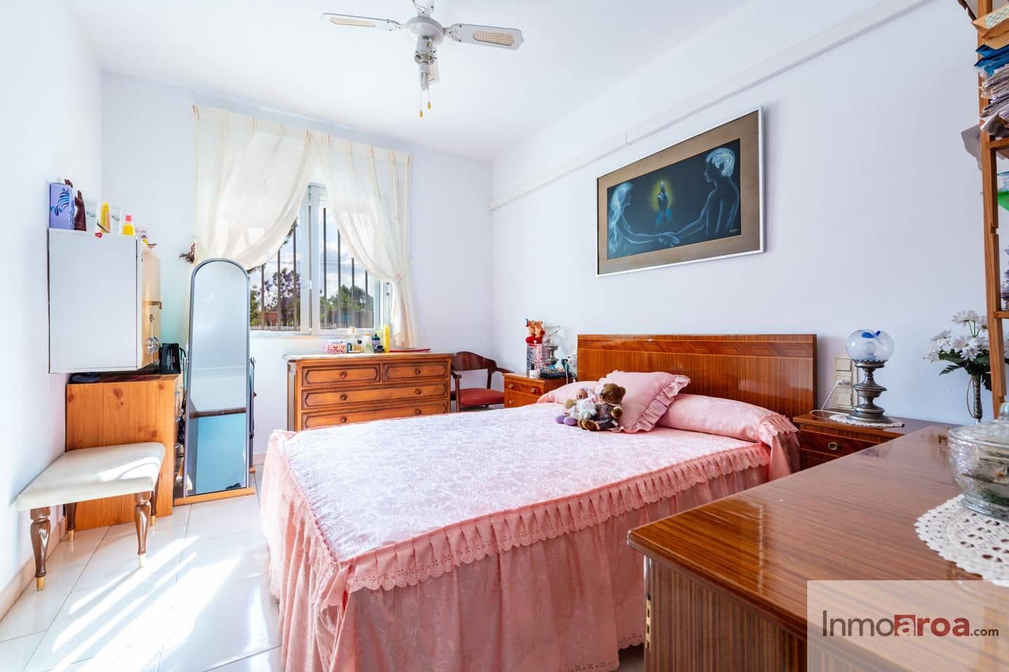 Chalet de 4 habitaciones en València ciudad en venta - 590.000 € (Ref: 9893102)