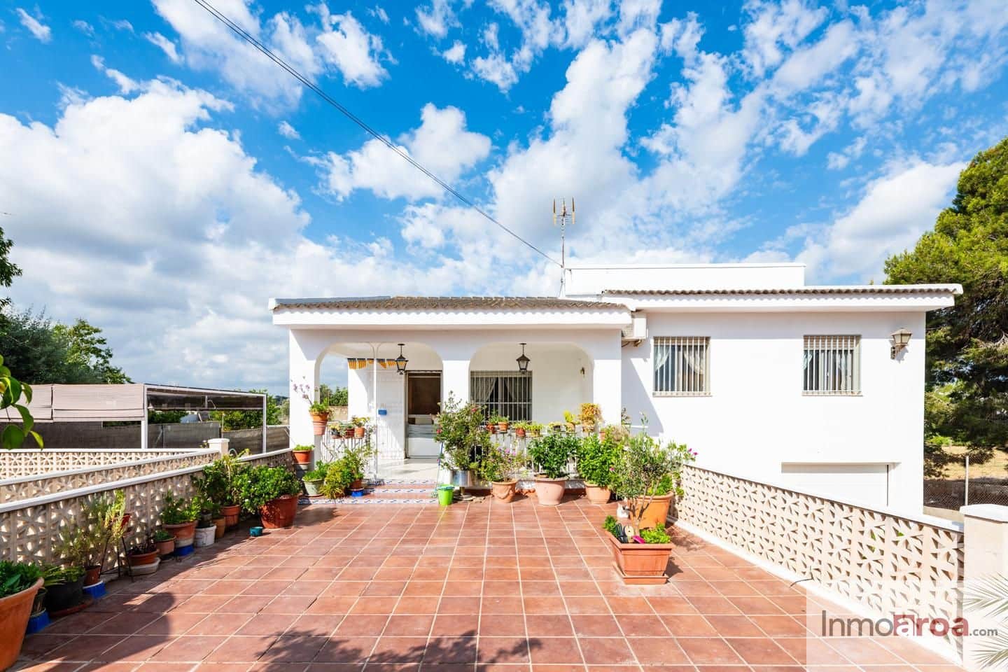 Chalet de 4 habitaciones en València ciudad en venta - 590.000 € (Ref: 9893102)