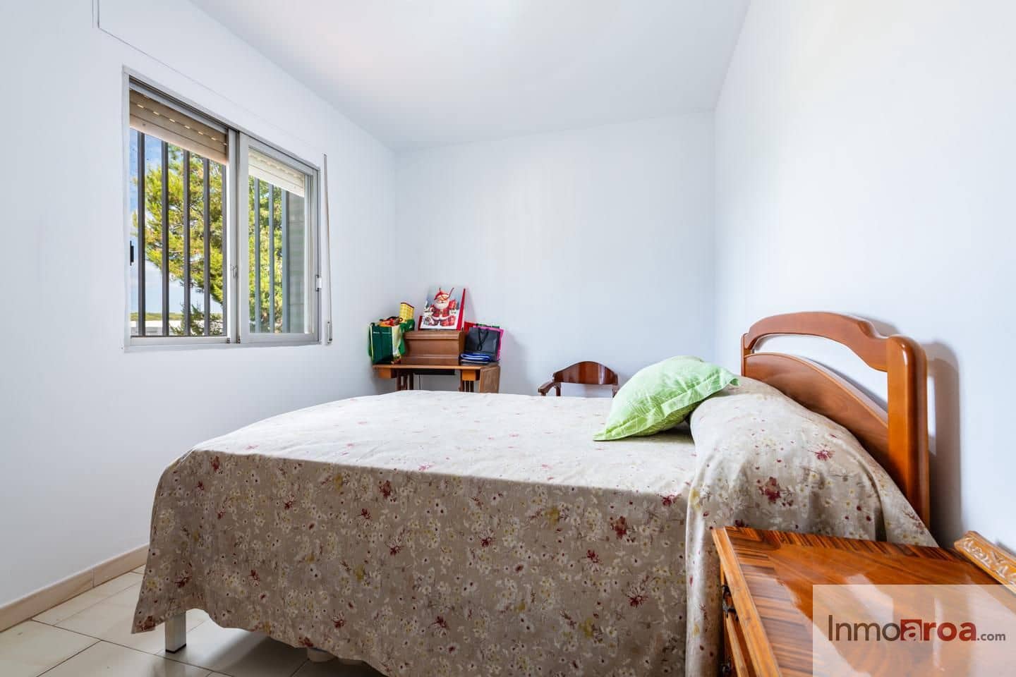 Chalet de 4 habitaciones en València ciudad en venta - 590.000 € (Ref: 9893102)