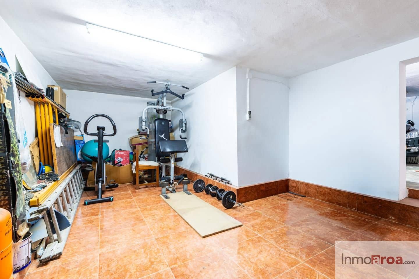 Chalet de 4 habitaciones en València ciudad en venta - 590.000 € (Ref: 9893102)