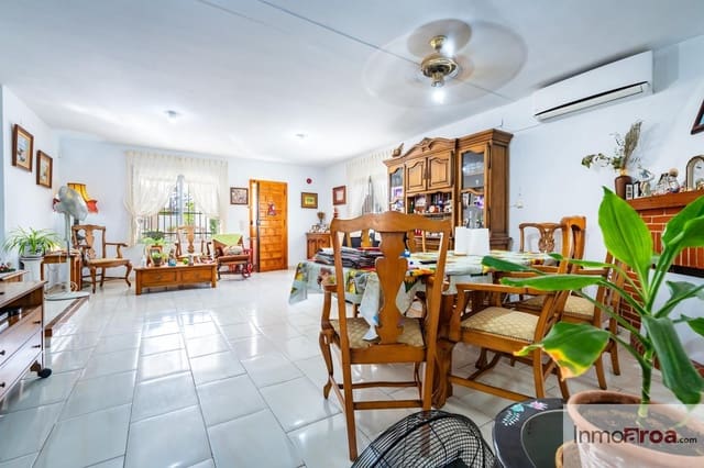 4 bedroom Villa for sale in Valencia city - € 590,000 (Ref: 9893102)