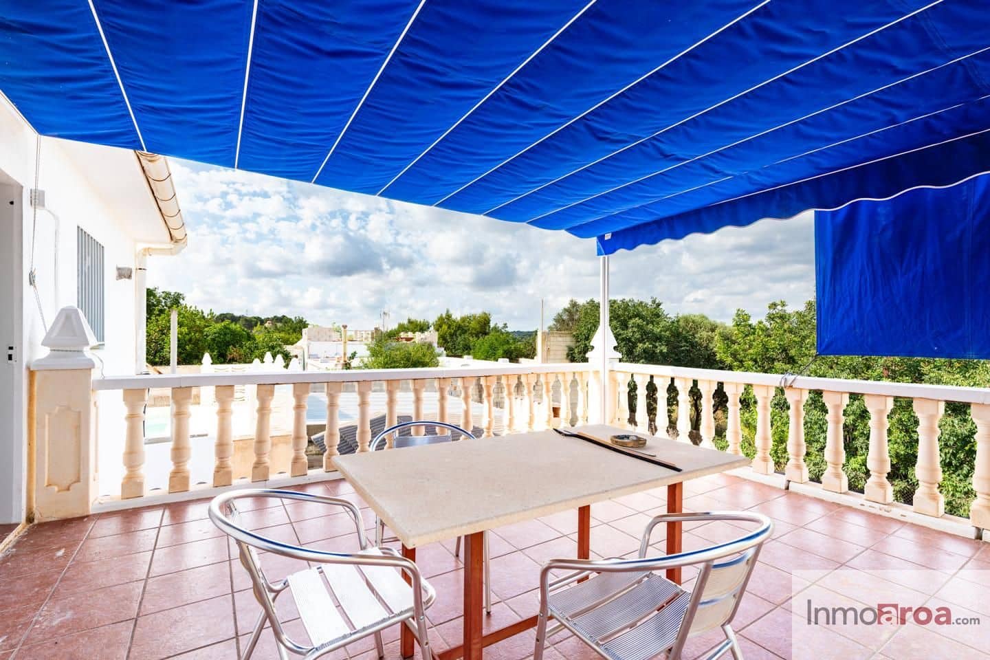 Chalet de 4 habitaciones en València ciudad en venta - 590.000 € (Ref: 9893102)