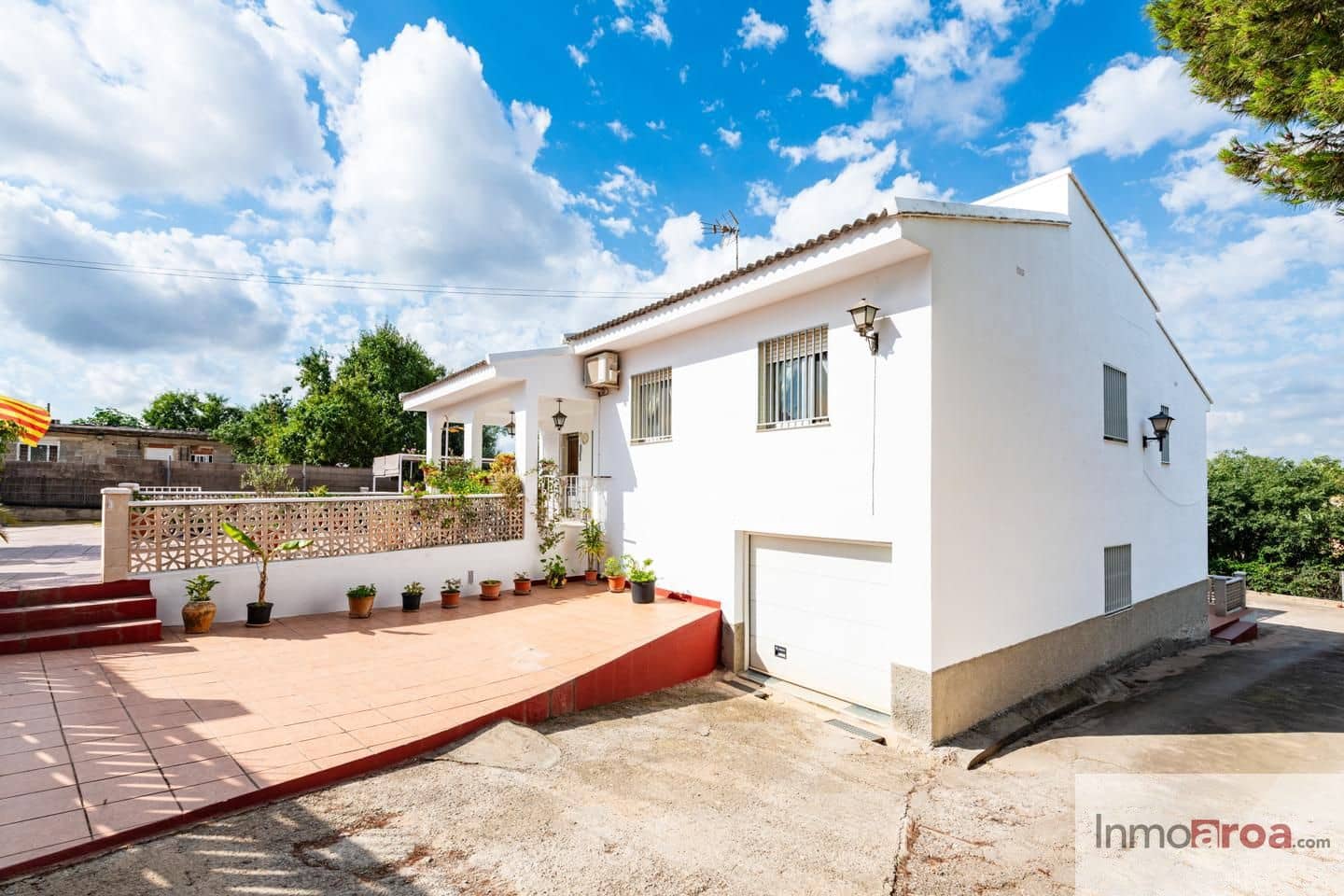 Chalet de 4 habitaciones en València ciudad en venta - 590.000 € (Ref: 9893102)