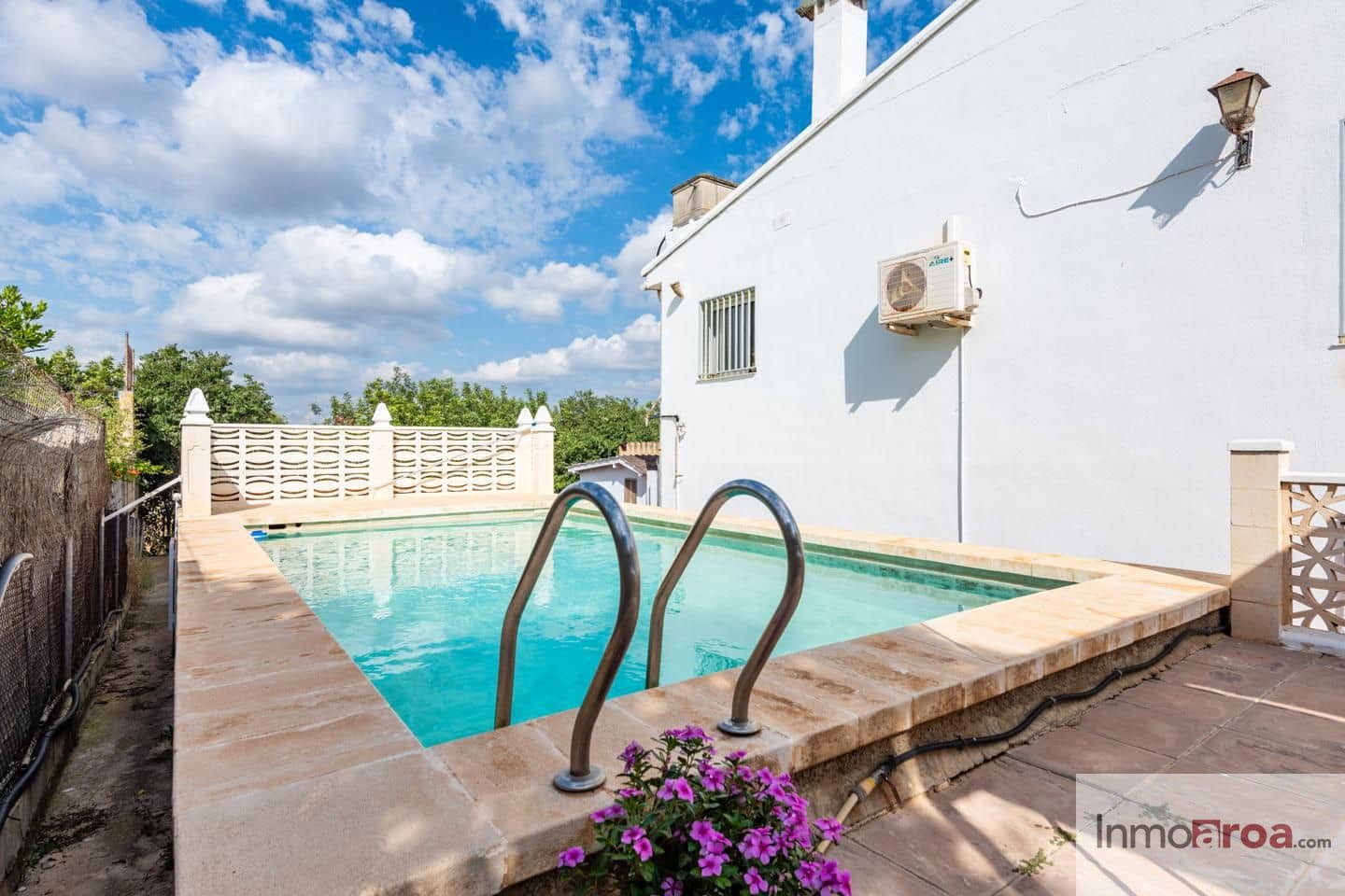 Chalet de 4 habitaciones en València ciudad en venta - 590.000 € (Ref: 9893102)