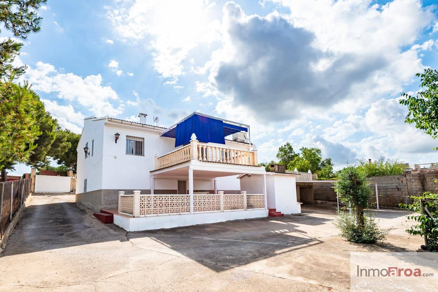 Chalet de 4 habitaciones en València ciudad en venta - 590.000 € (Ref: 9893102)