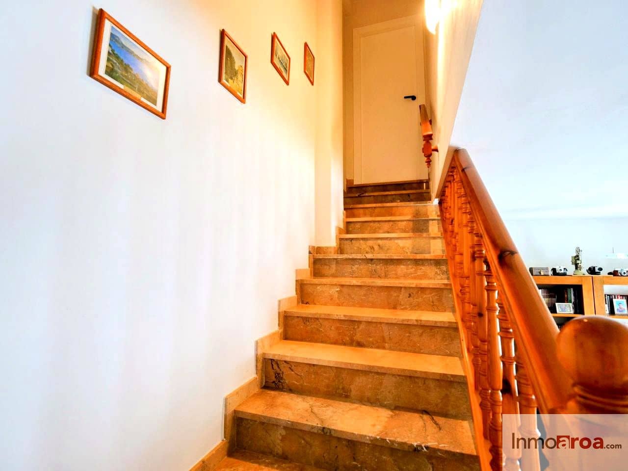 3 bedroom Villa for sale in Gilet with pool garage - € 250,000 (Ref: 9921113)