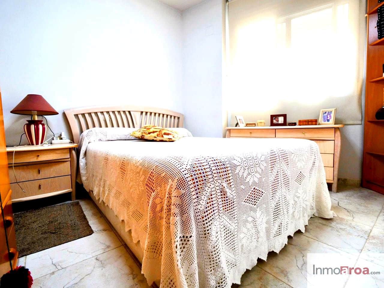 3 bedroom Villa for sale in Gilet with pool garage - € 250,000 (Ref: 9921113)