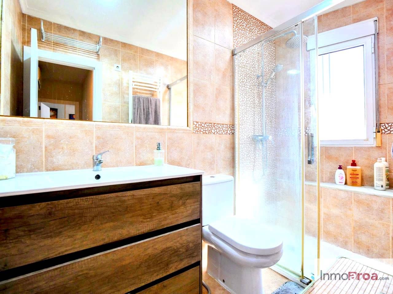 3 bedroom Villa for sale in Gilet with pool garage - € 250,000 (Ref: 9921113)
