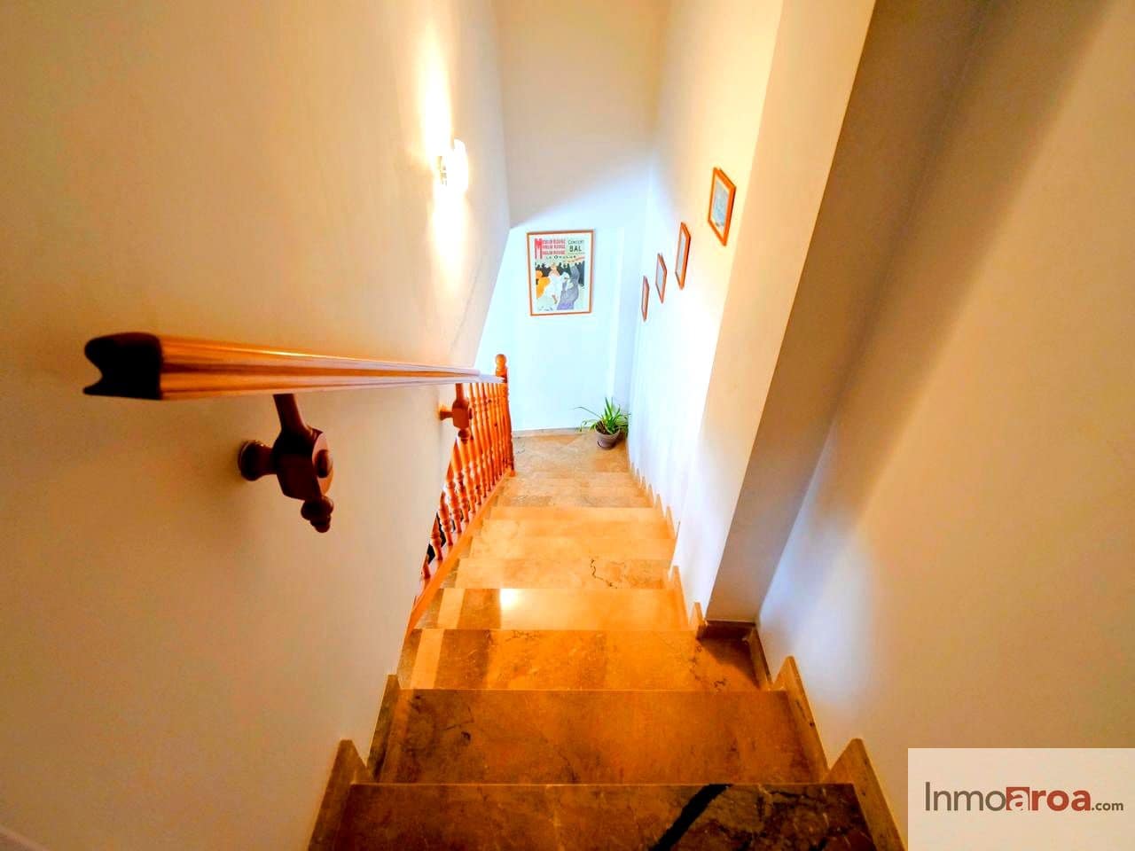 3 bedroom Villa for sale in Gilet with pool garage - € 250,000 (Ref: 9921113)
