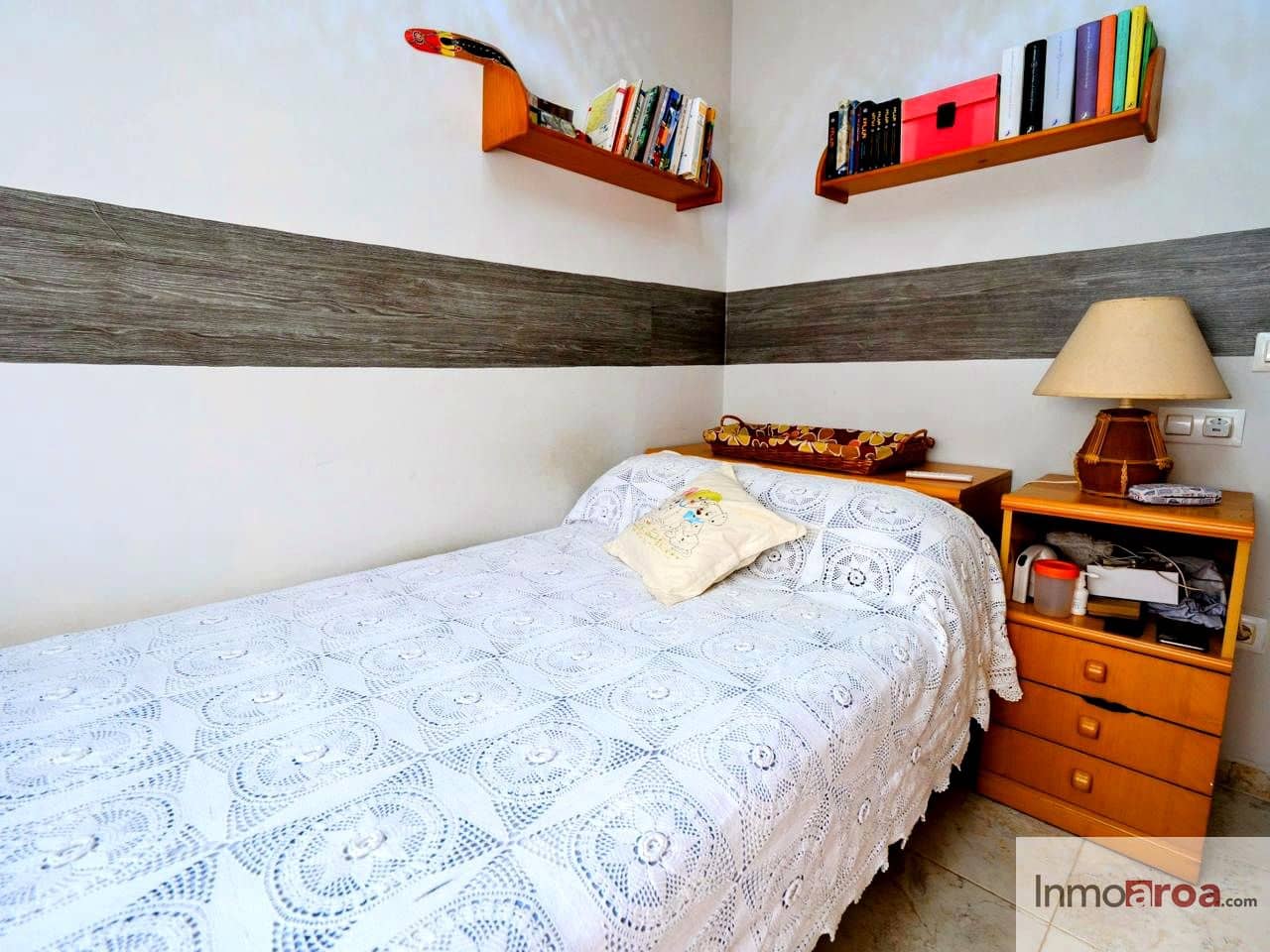 3 bedroom Villa for sale in Gilet with pool garage - € 250,000 (Ref: 9921113)