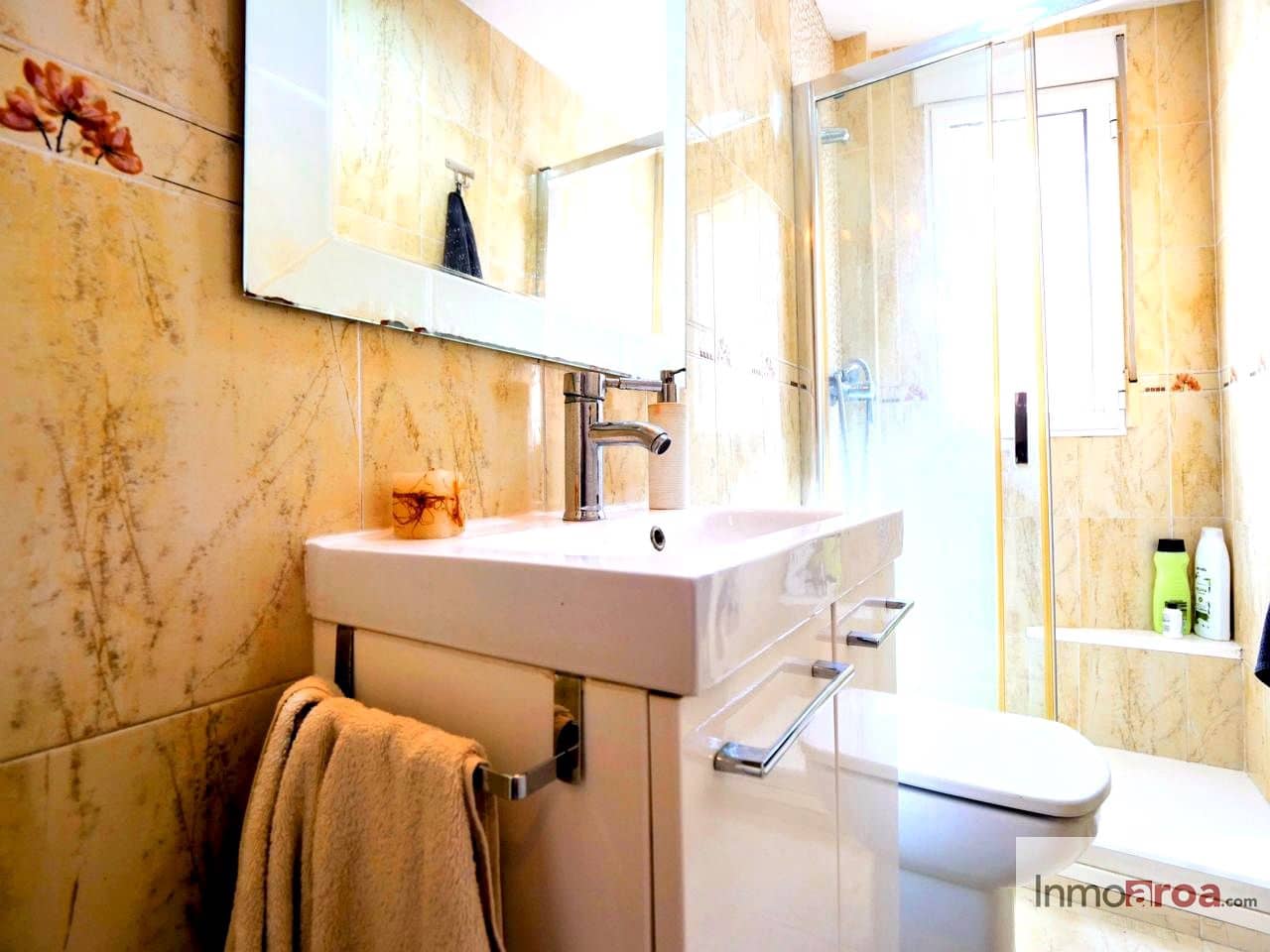 3 bedroom Villa for sale in Gilet with pool garage - € 250,000 (Ref: 9921113)