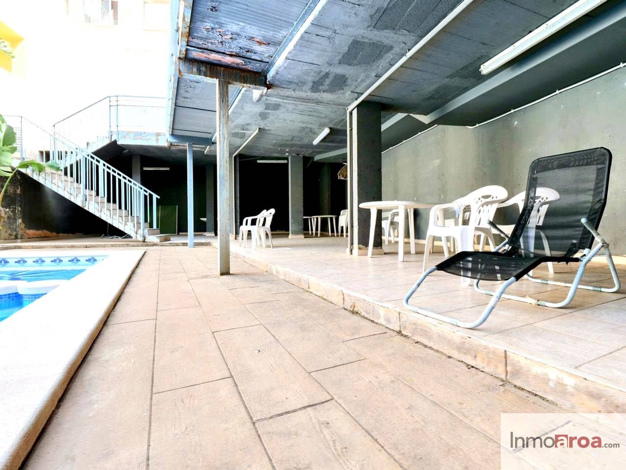 3 bedroom Villa for sale in Gilet with pool garage - € 250,000 (Ref: 9921113)