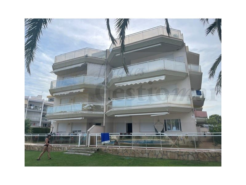 Apartamento de 3 habitaciones en Miami Playa / Miami Platja en venta con piscina garaje - 329.000 € (Ref: 10025367)