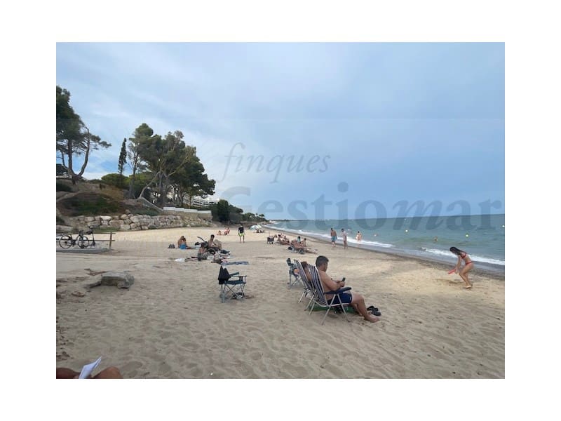 Apartamento de 3 habitaciones en Miami Playa / Miami Platja en venta con piscina garaje - 329.000 € (Ref: 10025367)