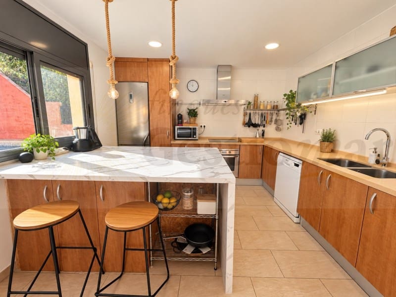 5 chambre Villa/Maison à vendre à Riudecanyes avec piscine garage - 695 000 € (Ref: 10135932)