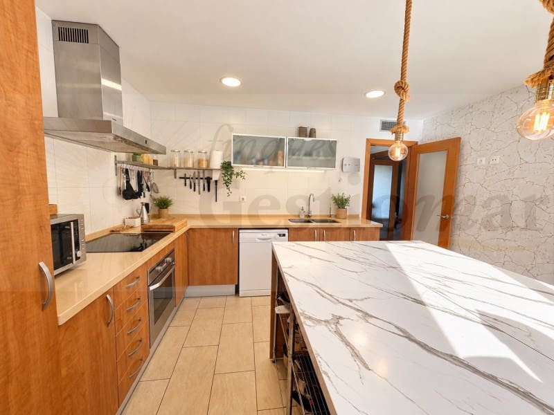 5 chambre Villa/Maison à vendre à Riudecanyes avec piscine garage - 695 000 € (Ref: 10135932)