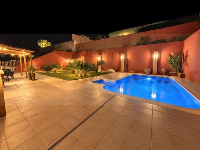 5 chambre Villa/Maison à vendre à Riudecanyes avec piscine garage - 695 000 € (Ref: 10135932)