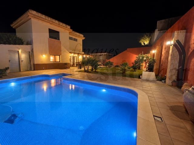 5 chambre Villa/Maison à vendre à Riudecanyes avec piscine garage - 695 000 € (Ref: 10135932)