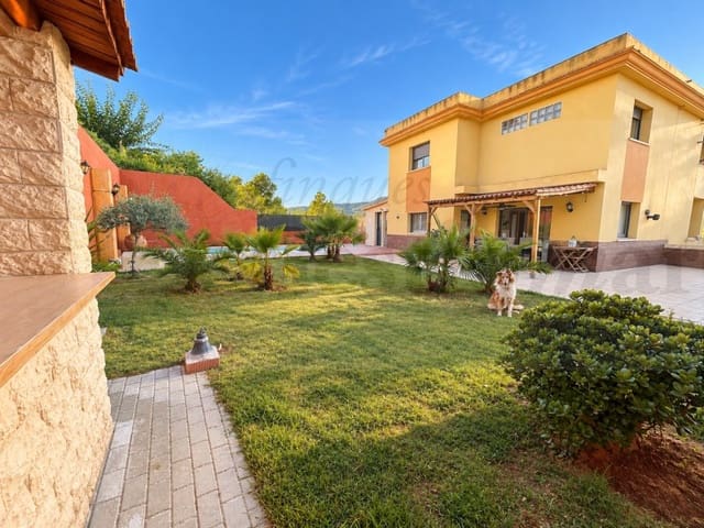 5 chambre Villa/Maison à vendre à Riudecanyes avec piscine garage - 695 000 € (Ref: 10135932)