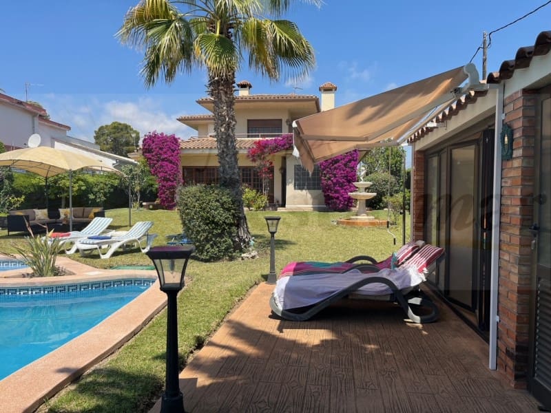 4 soveværelse Villa til salg i Cambrils med garage - € 745.000 (Ref: 9130997)