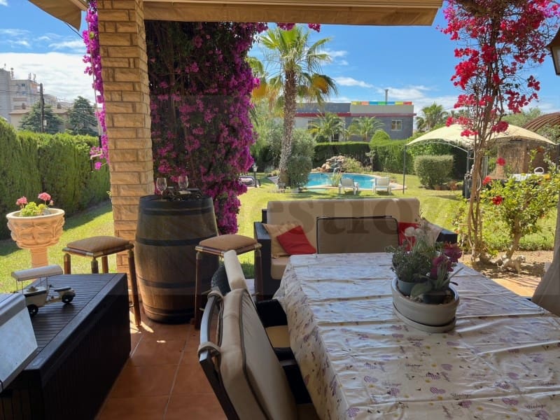 4 soveværelse Villa til salg i Cambrils med garage - € 745.000 (Ref: 9130997)