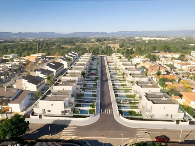 4 soveværelse Semi-Rækkehus til salg i Cambrils - € 540.000 (Ref: 9130999)