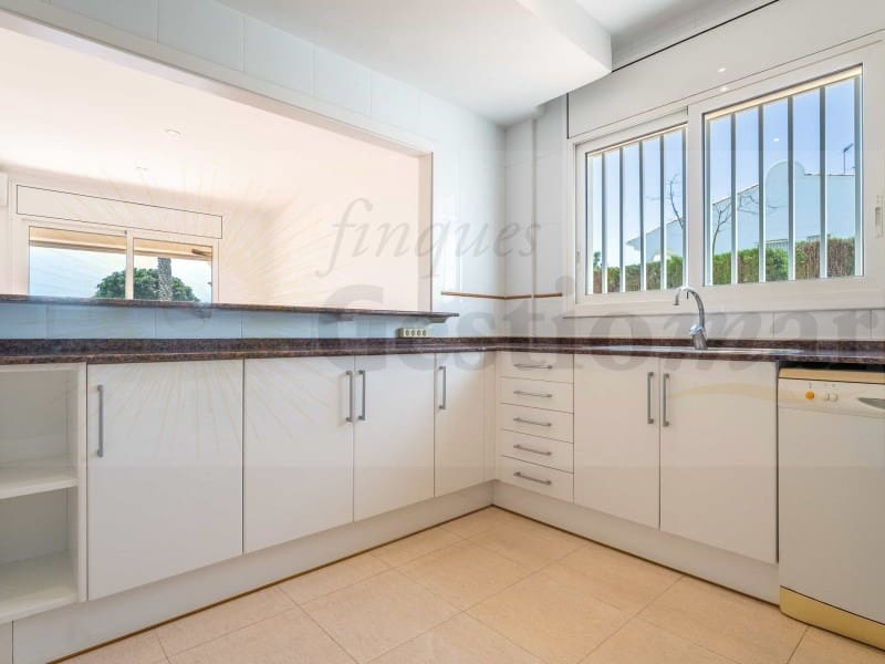 3 soverom Kjedet enebolig til salgs i Cambrils med garasje - € 1 250 000 (Ref: 9131005)